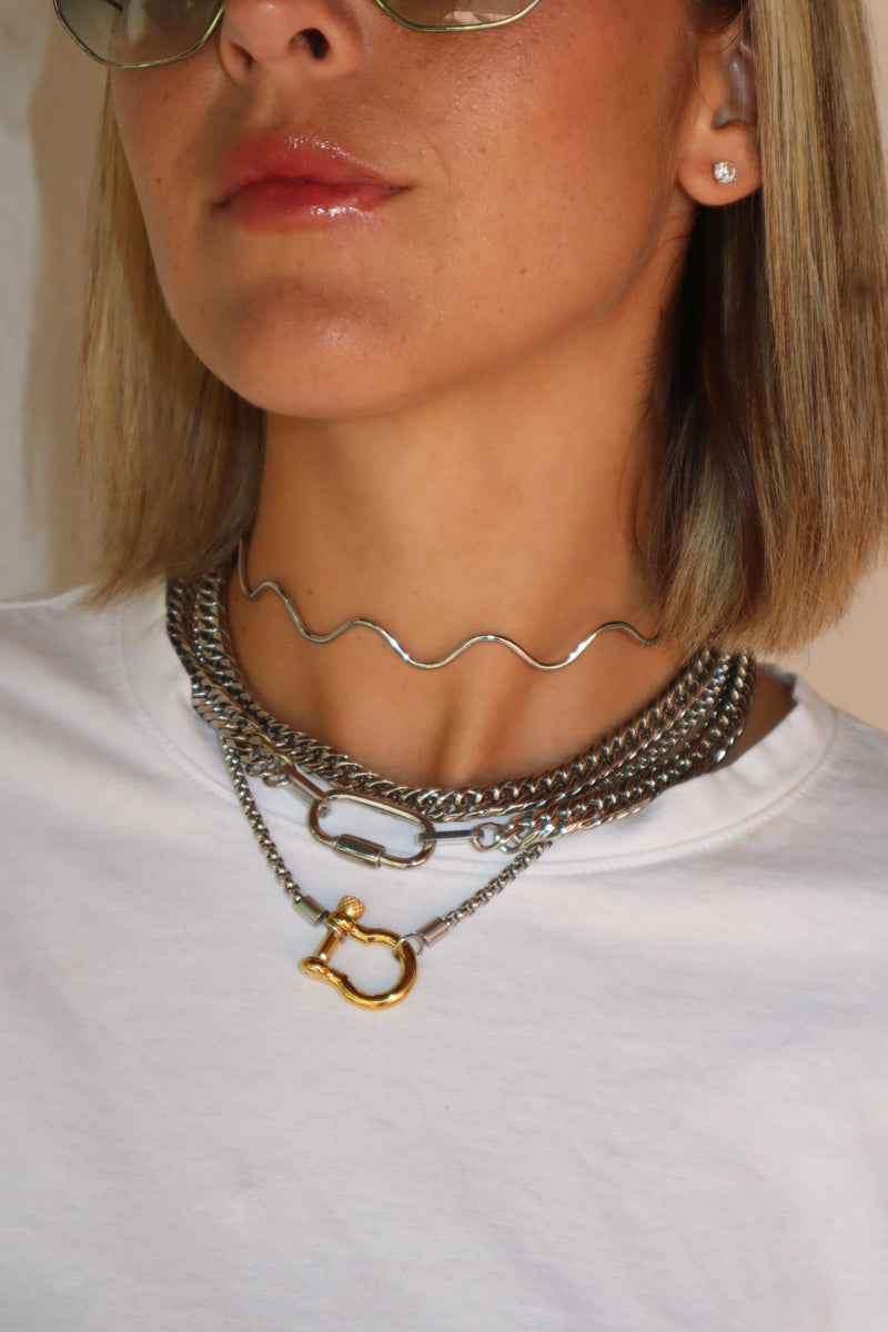 Wavy Choker